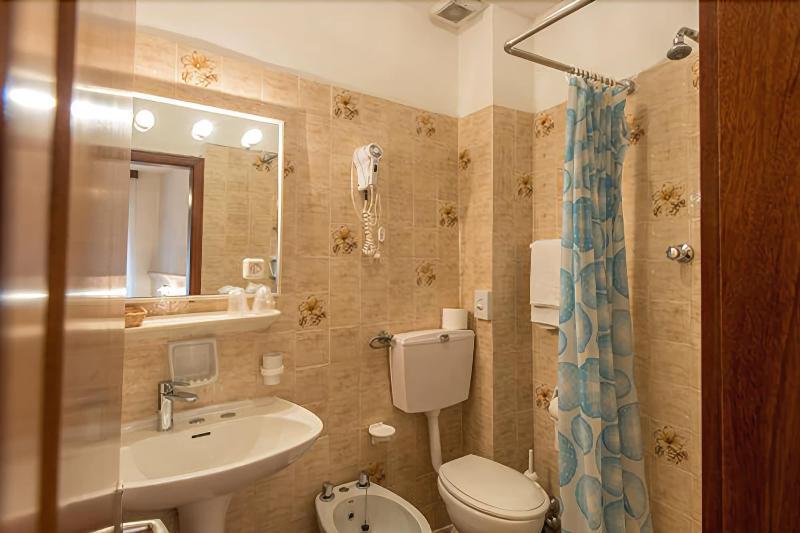 לביקו טרמה Albergo Antica Rosa מראה חיצוני תמונה